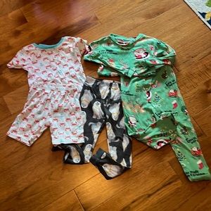 Bundle of two sets, and one bottom. Christmas and summer size 5T